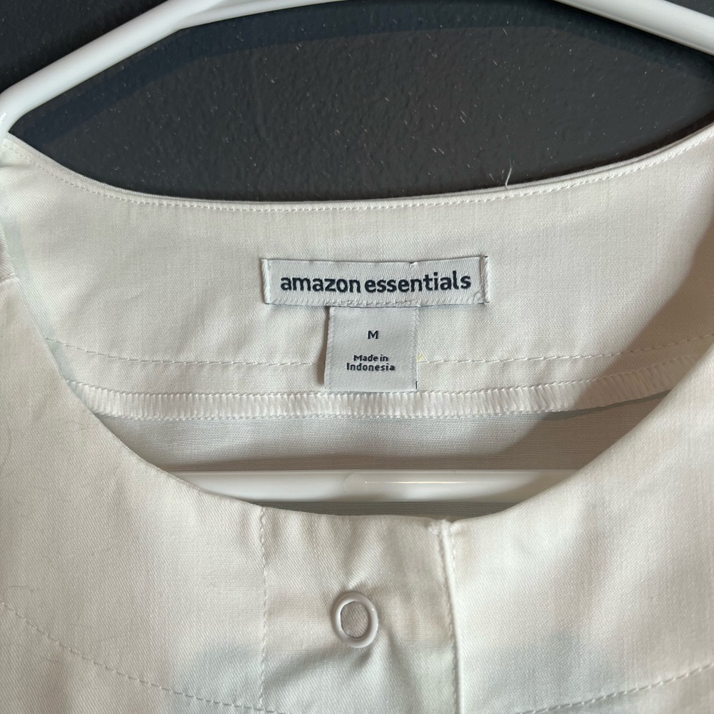 Amazon essentials scrub jacket NWT - image 4